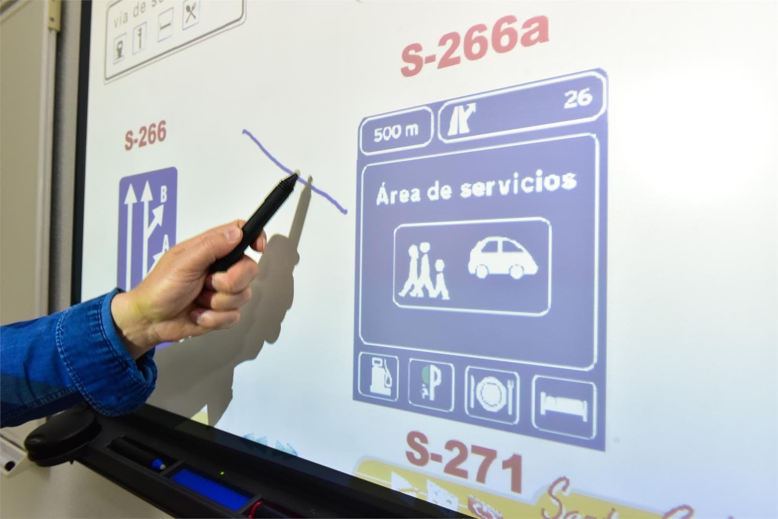 ¿Estudias en la USC? ¡Sácate el carnet de conducir en Autoescuela Santa Eulalia! - Imagen 1