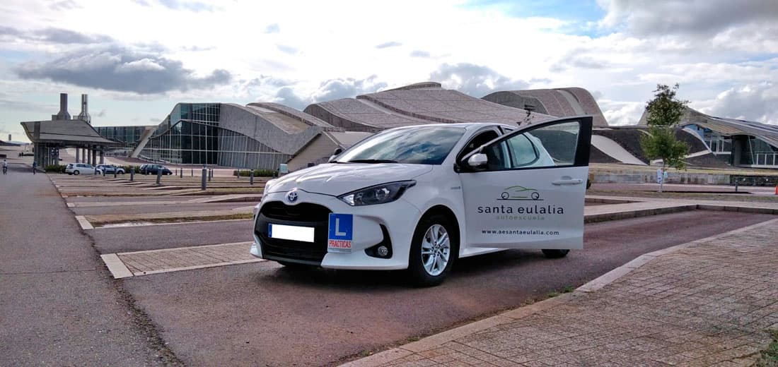 Método de enseñanza de la Autoescuela Santa Eulalia en Santiago