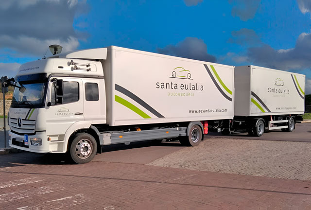 Contacta con las autoescuelas de Santa Eulalia en Santiago y Milladoiro