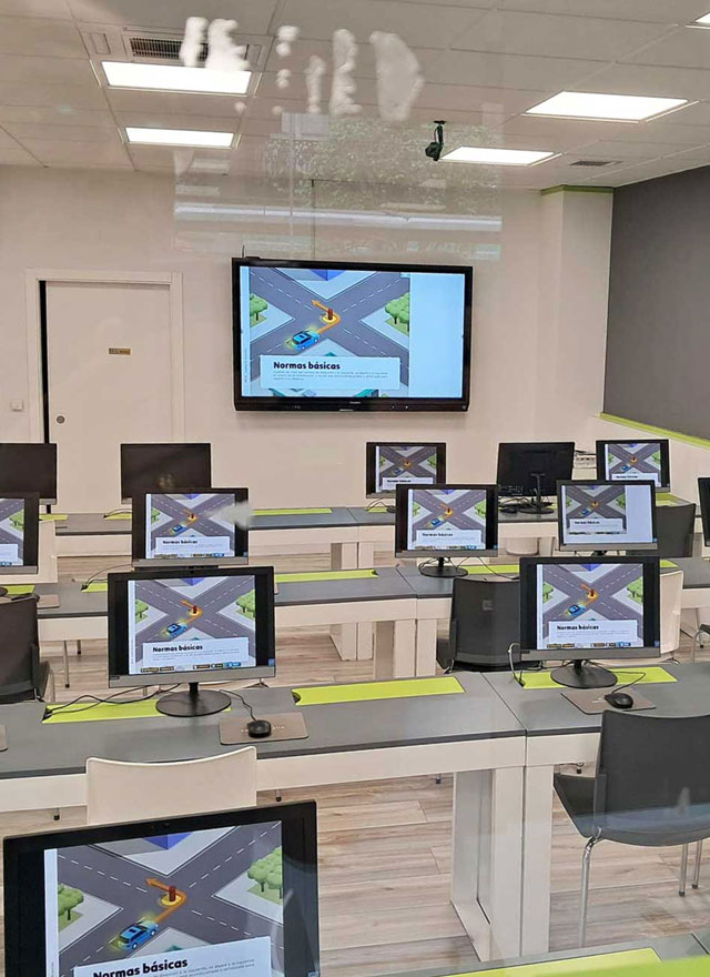 Cursos de formación para carnets de conducir en la Autoescuela Santa Eulalia Santiago