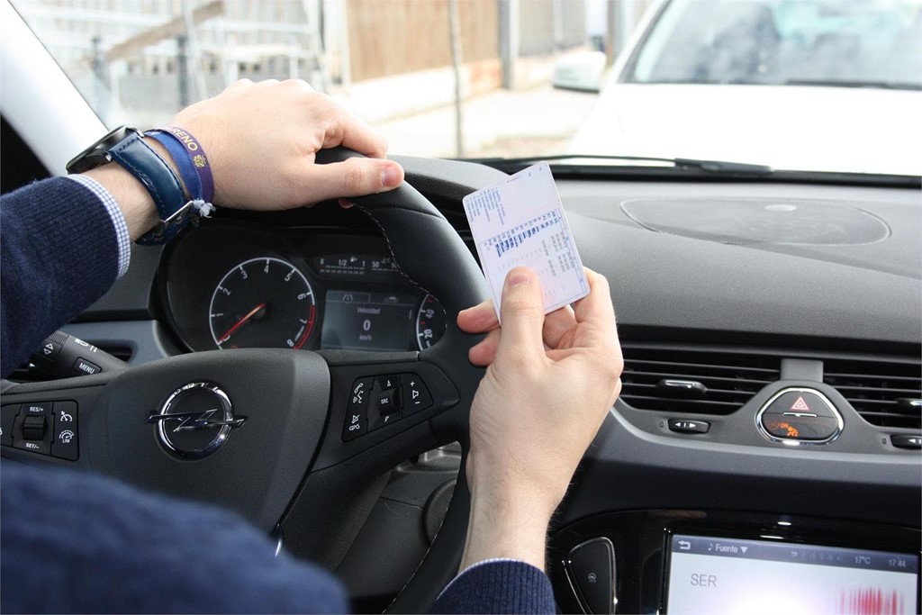 La DGT lo desmiente: El permiso de conducir no será más caro ni más difícil de obtener en el mes de julio